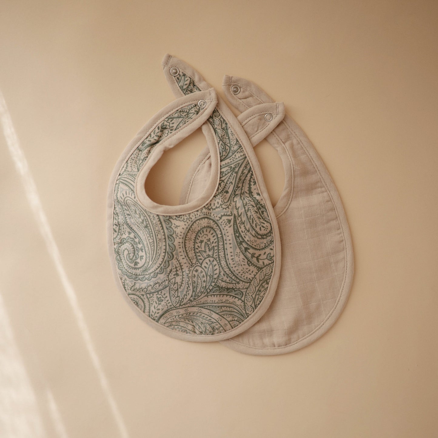 Mushie Organic Cotton Muslin Bib