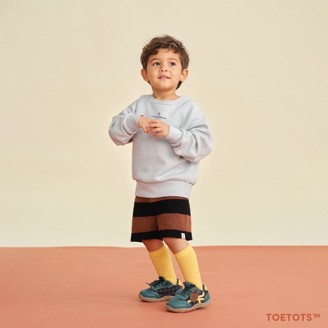 Scout Kid Sneaker – Vegan Leather, Adjustable Heel Fit