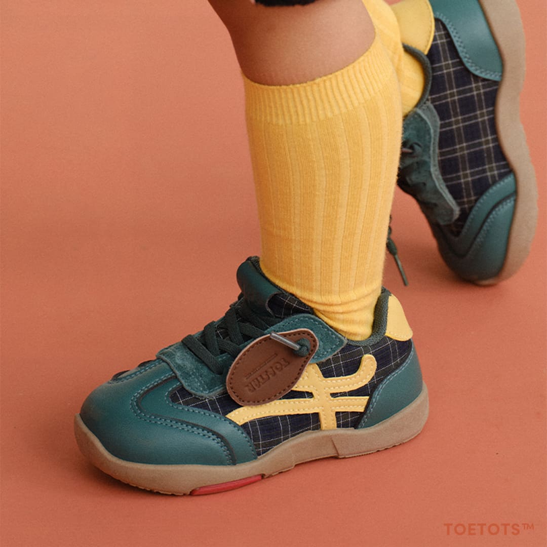 Scout Kid Sneaker – Vegan Leather, Adjustable Heel Fit
