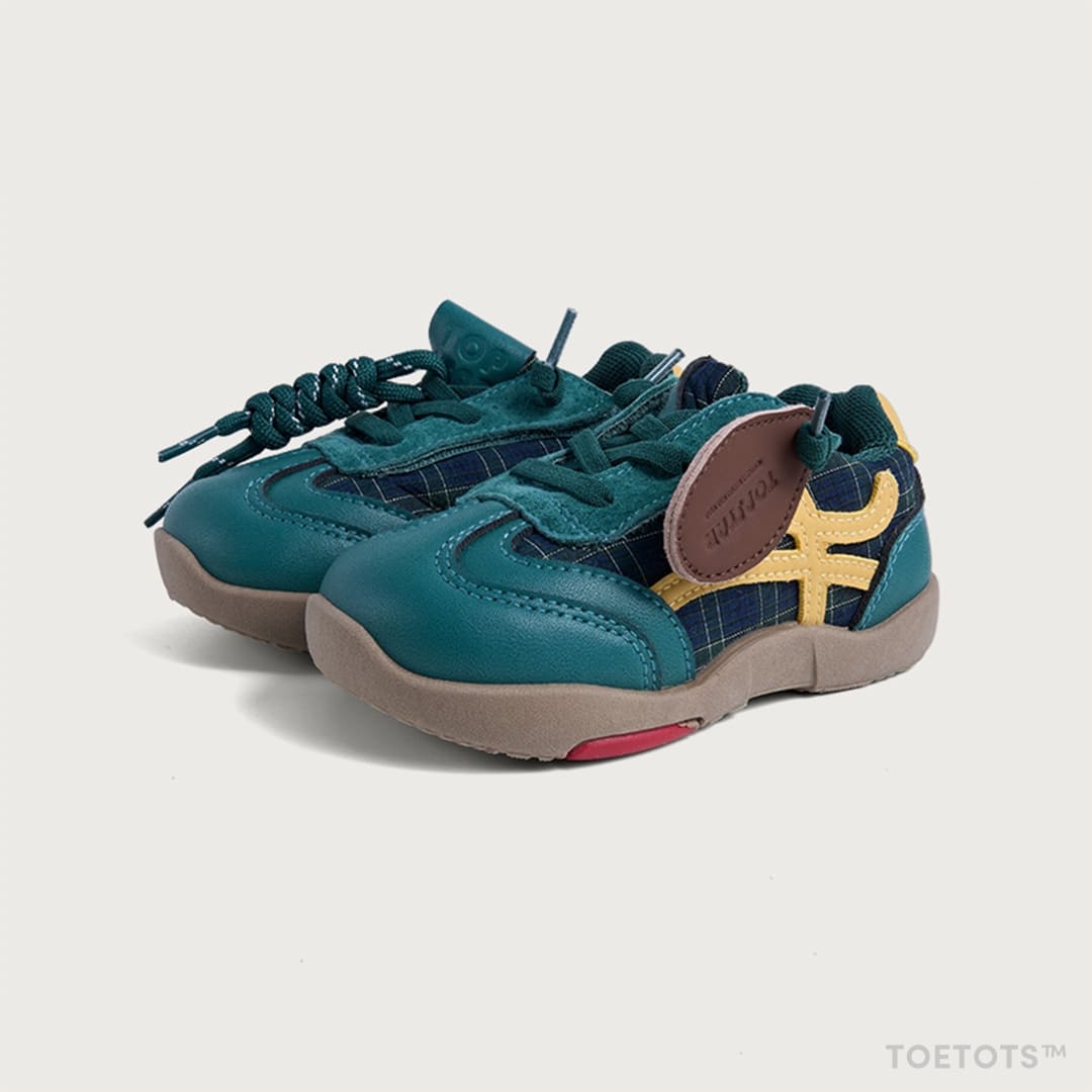 Scout Kid Sneaker – Vegan Leather, Adjustable Heel Fit