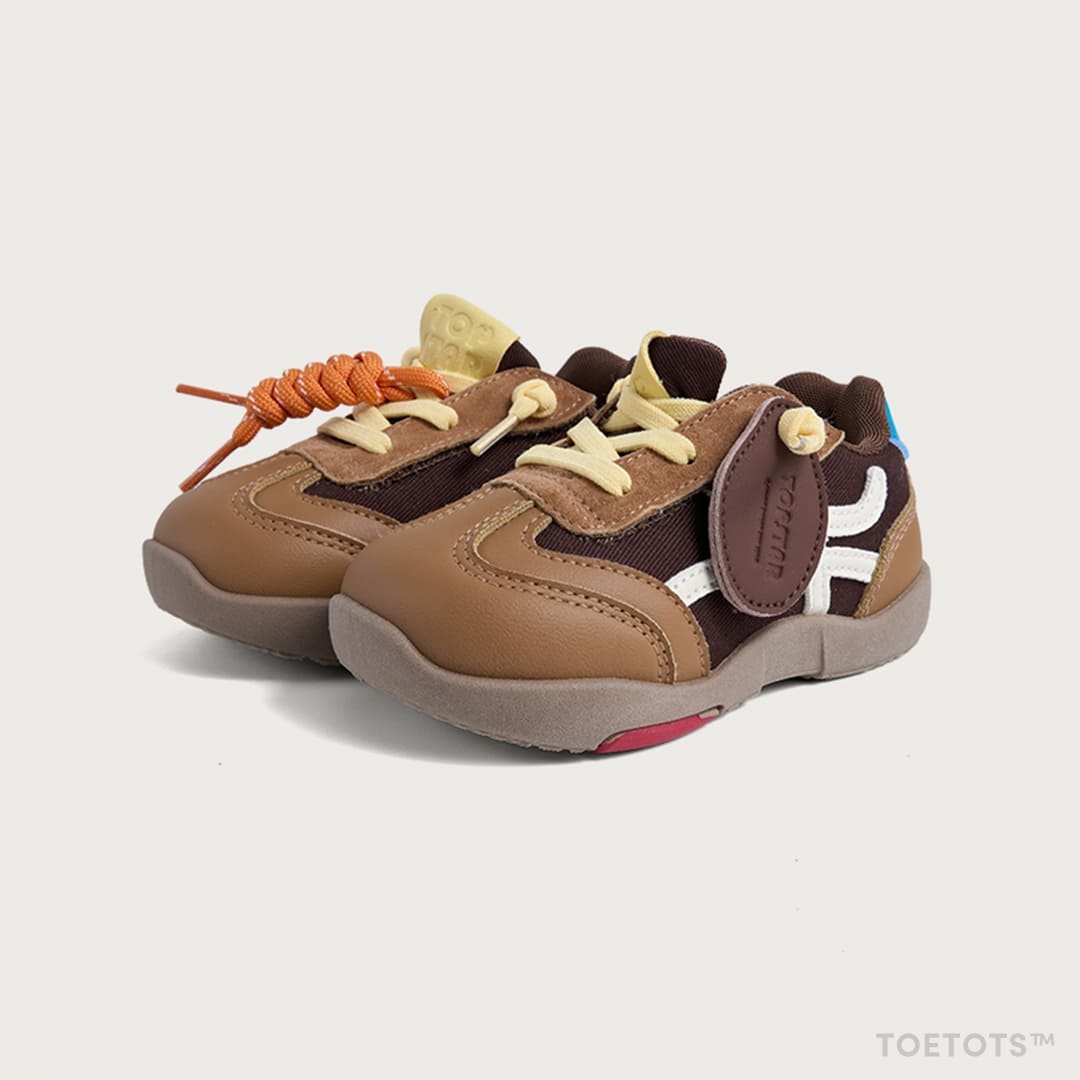 Scout Kid Sneaker – Vegan Leather, Adjustable Heel Fit