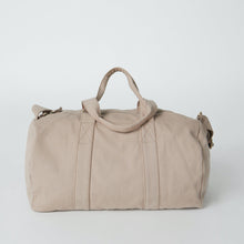 Load image into Gallery viewer, Terra Thread Aarde Eco-Friendly Gym Sports Camp Weekender Duffle Bag
