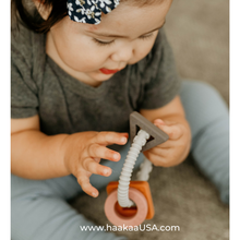 Load image into Gallery viewer, Haakaa Silicone Teething Ring 1 PK
