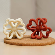 Load image into Gallery viewer, Haakaa Silicone Clover Teether 1 PK
