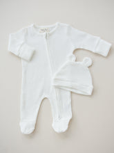Load image into Gallery viewer, Luna + Luca Bear Waffle Set - White
