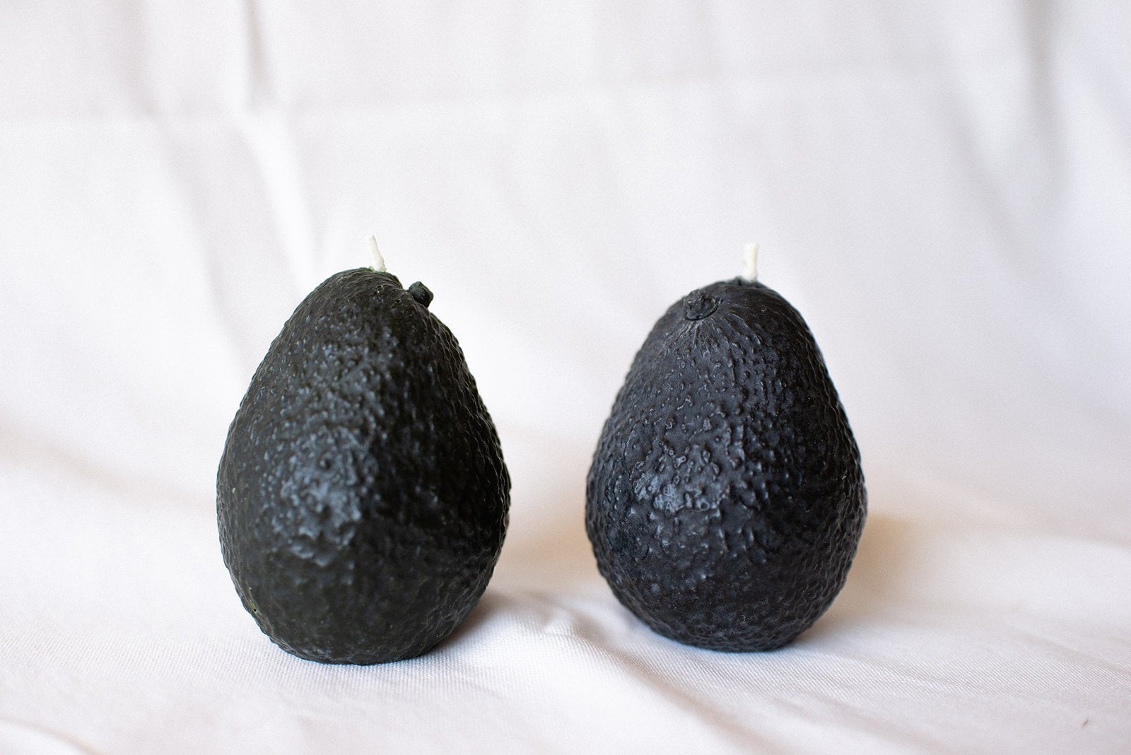 Beeswax Avocado Candle - Thumbnail 2