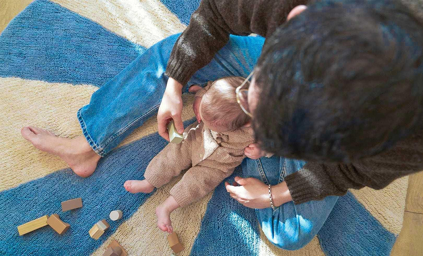 Sage &amp; Wild Beach Ball Wool Rug - RWS Certified New Zealand Wool Round Rug