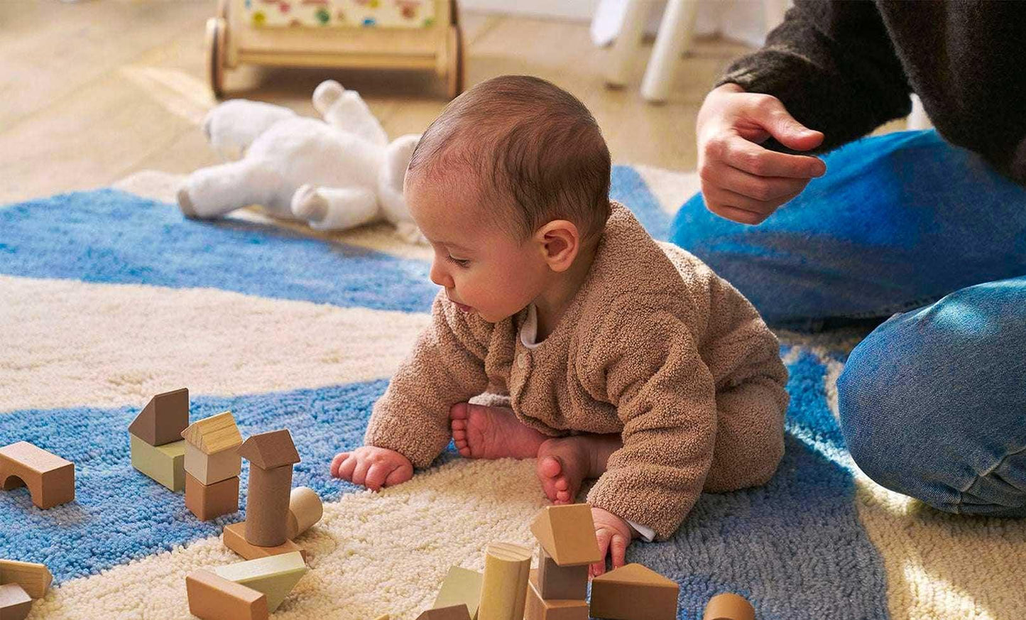 Sage &amp; Wild Beach Ball Wool Rug - RWS Certified New Zealand Wool Round Rug