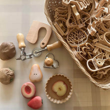 Load image into Gallery viewer, Cookie Cutter Set – Plastic Free – Kid Safe
