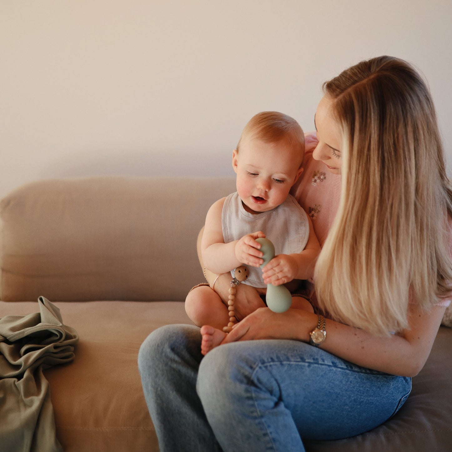 Mushie Organic Cotton Muslin Bib