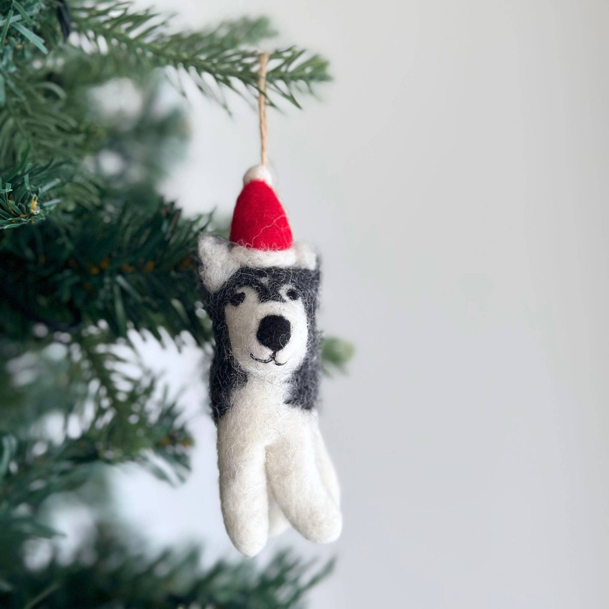 Husky with Christmas Hat Ornament – Handmade Wool Felt Holiday Decor