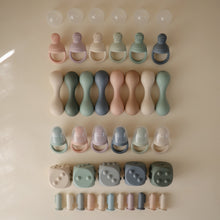 Load image into Gallery viewer, Silicone Fresh Food Feeder 2-Pack

