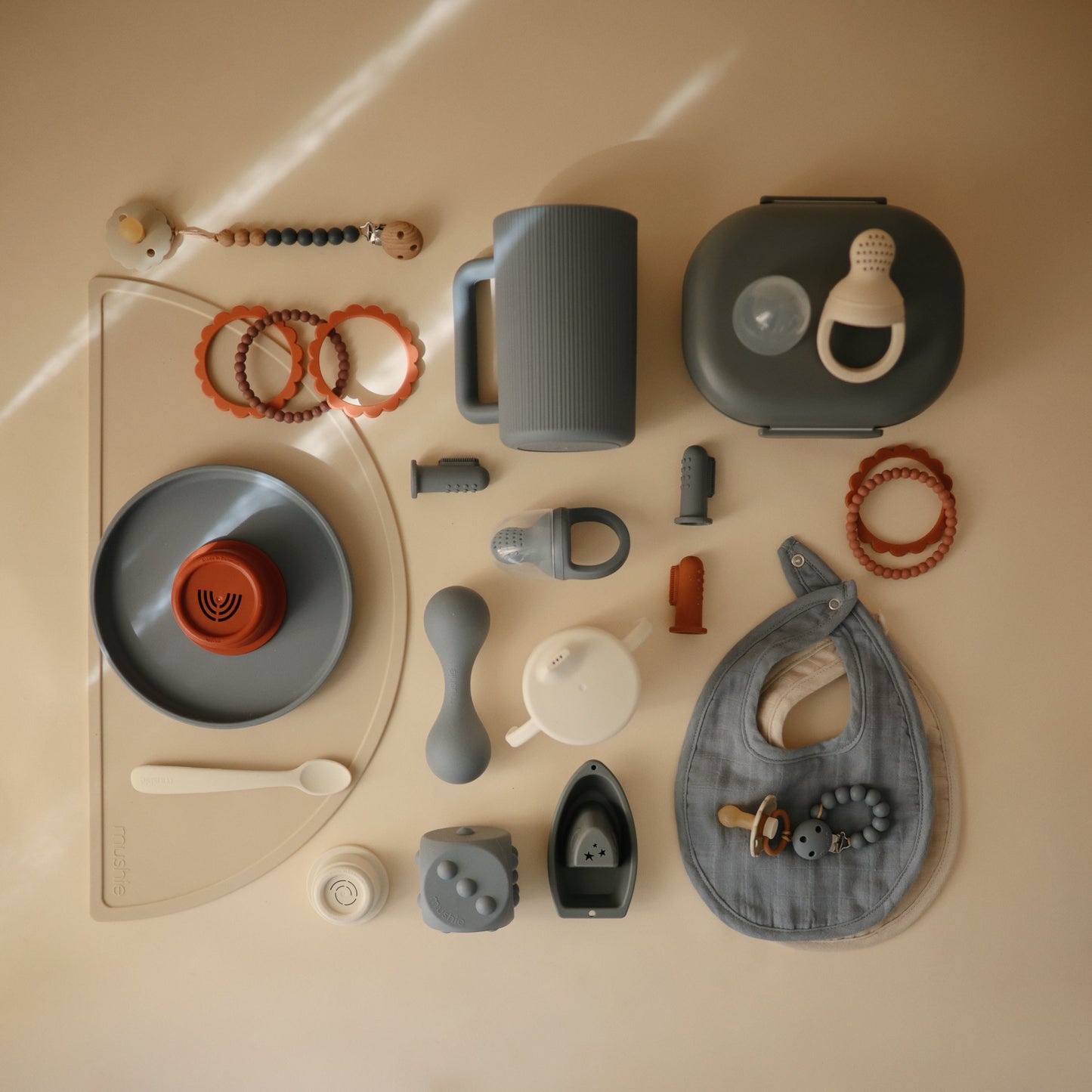 Mushie Organic Cotton Muslin Bib