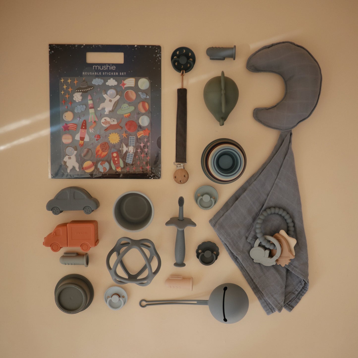 Mushie Organic Cotton Baby Moon Lovey Blanket