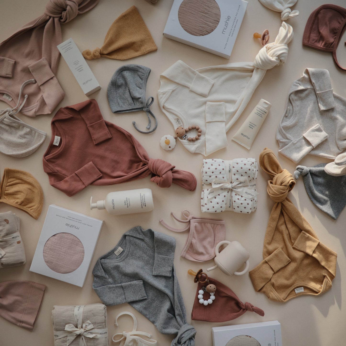 Mushie Organic Cotton Ribbed Baby Bonnet