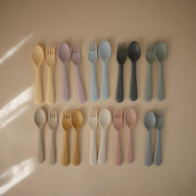 Load image into Gallery viewer, Dinnerware Fork and Spoon Set
