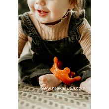 Load image into Gallery viewer, Haakaa Silicone Crown Teether 1 PK - Amber
