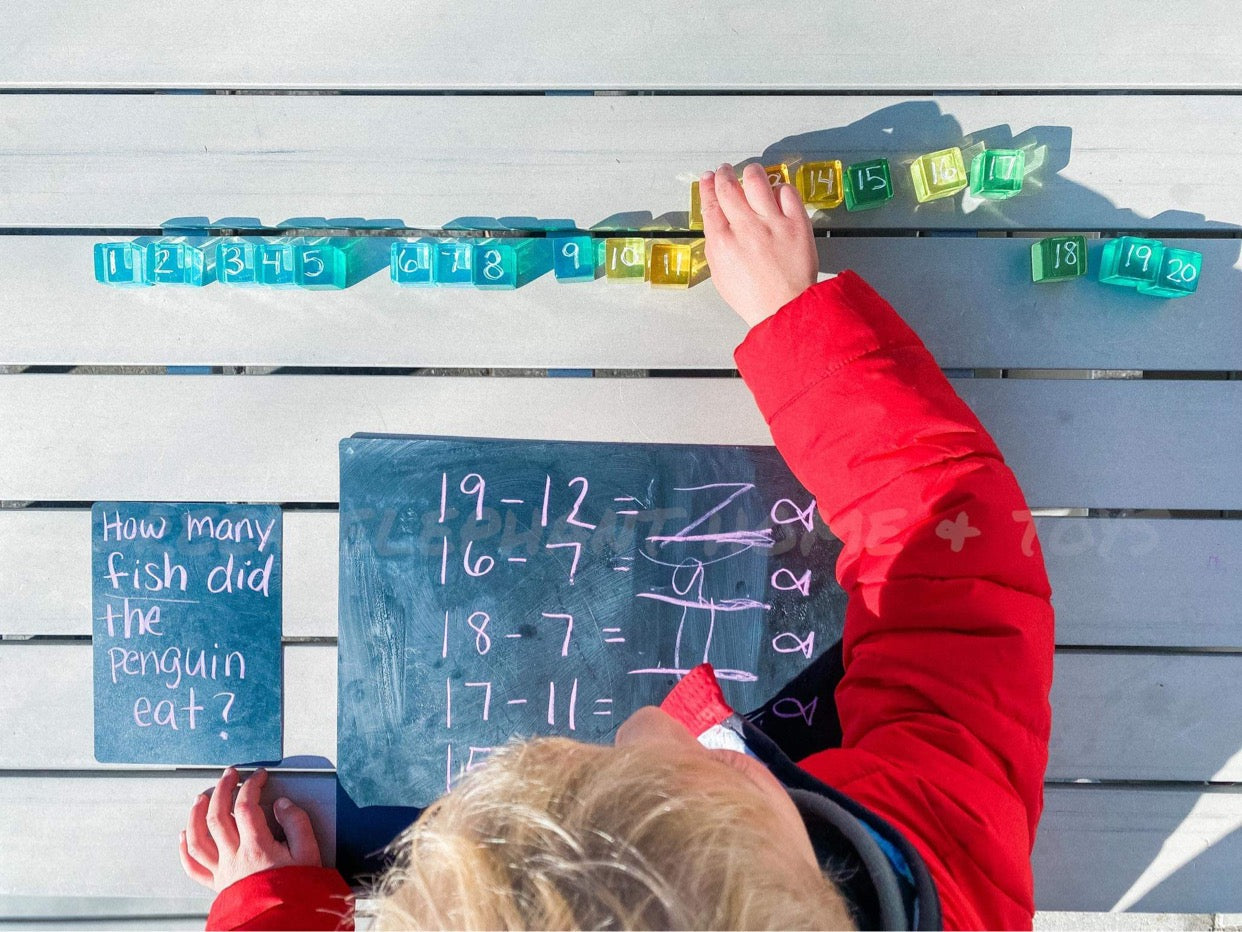 100 Pcs Rainbow Translucent Lucite Cubes Set with Storage Tray