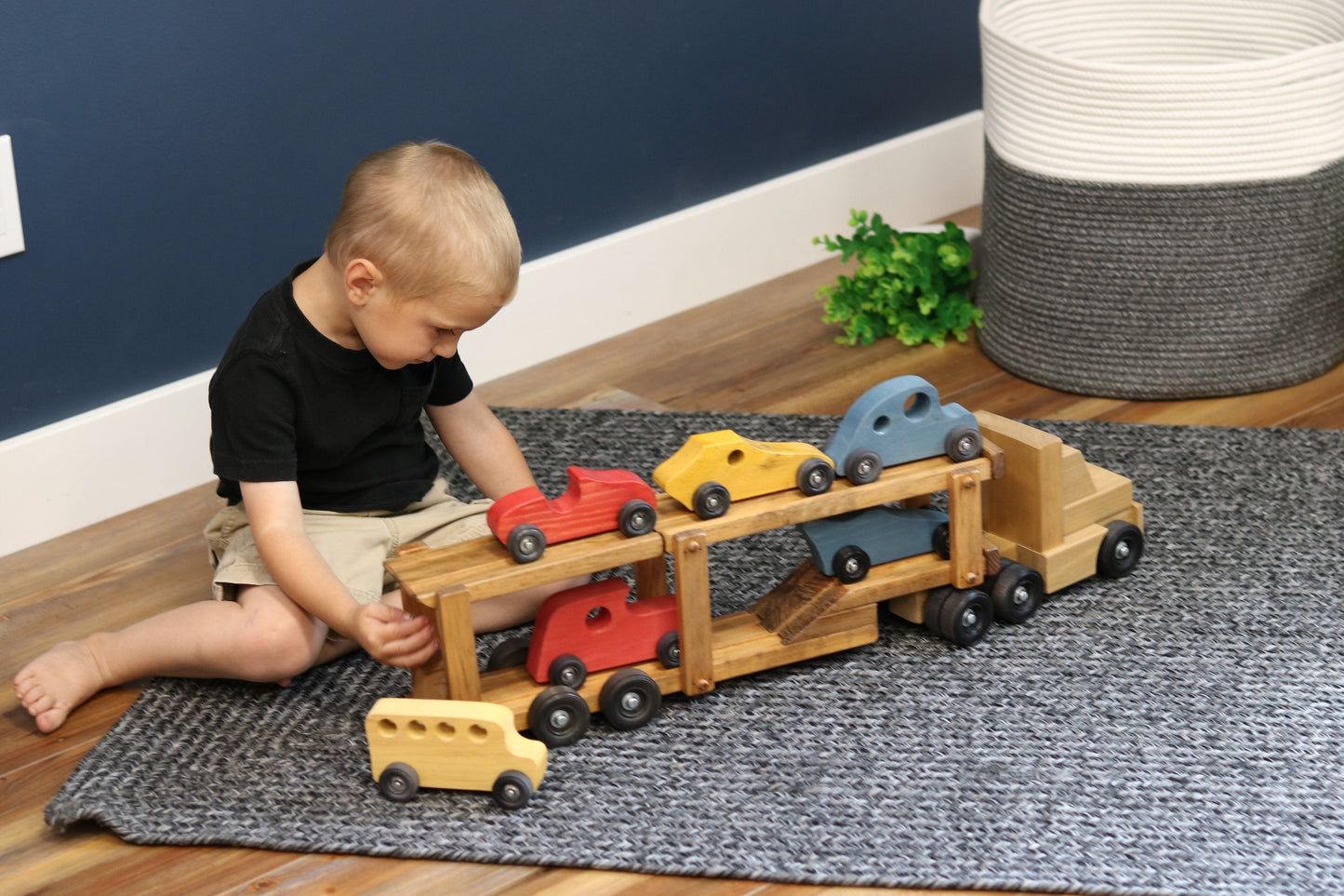 Wooden Car-Carrier Semi Truck and Trailer Toy Set with 6 Cars