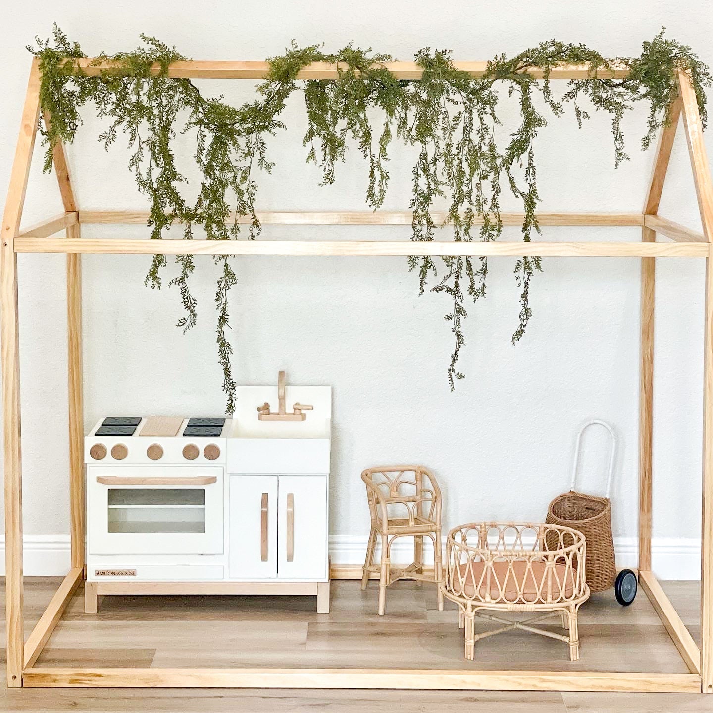 2mamabees Eco-Friendly Wooden Montessori House Bed