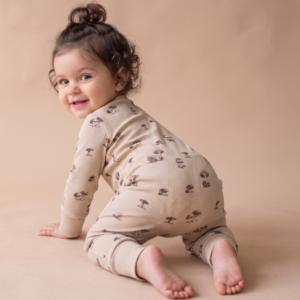 Organic Cotton 2-Way Zip Romper with Convertible Footies & Mittens for Babies – Mushroom