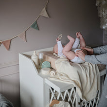Load image into Gallery viewer, Pearl Teether Bracelet
