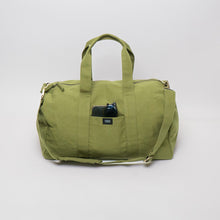 Load image into Gallery viewer, Terra Thread Aarde Eco-Friendly Gym Sports Camp Weekender Duffle Bag
