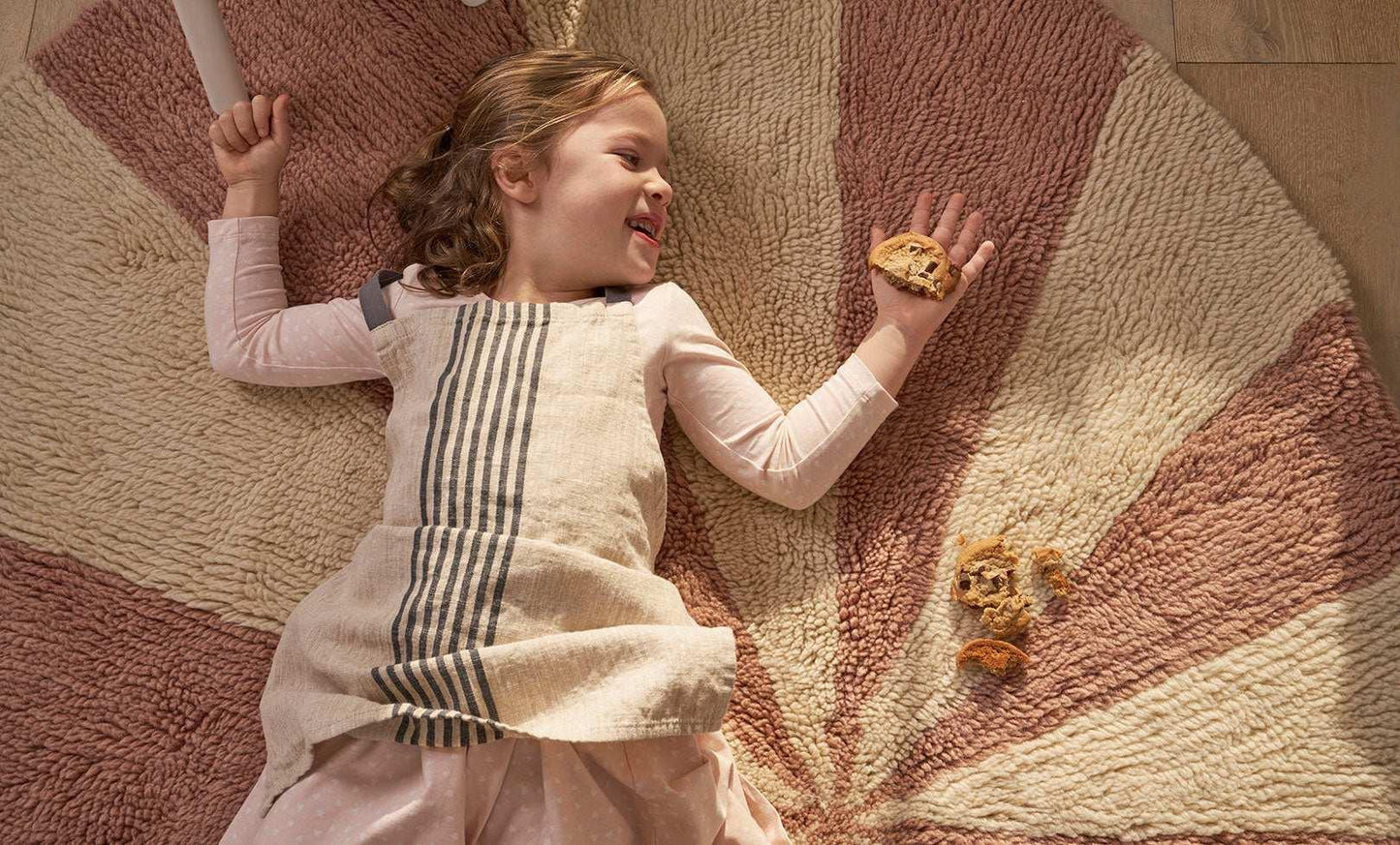 Sage & Wild Beach Ball Wool Rug - RWS Certified New Zealand Wool Round Rug in Pink