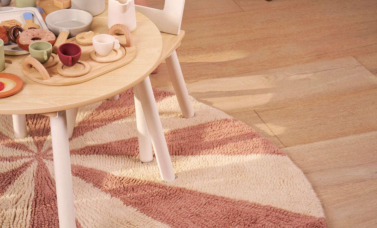 Sage & Wild Beach Ball Wool Rug - RWS Certified New Zealand Wool Round Rug in Pink