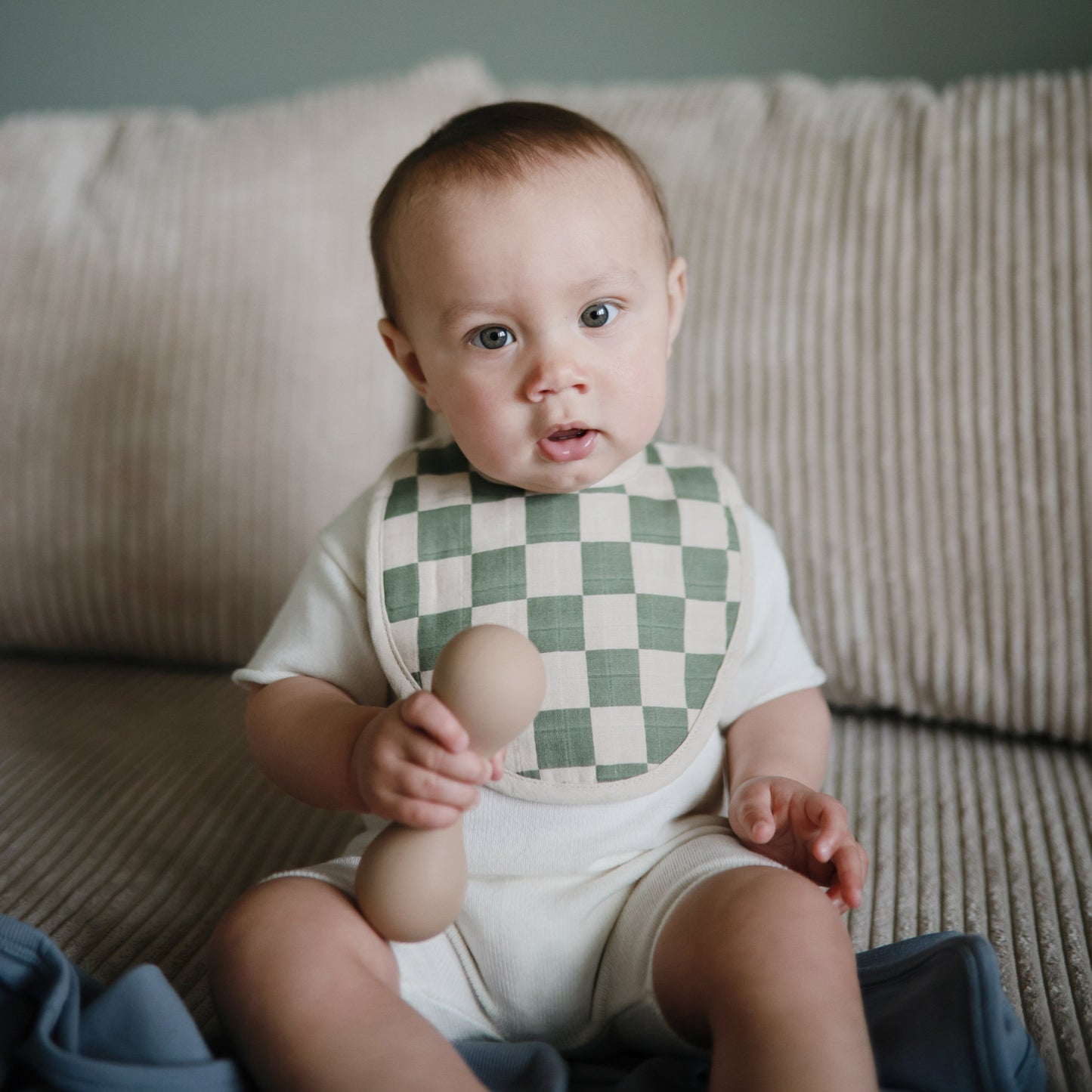Mushie Organic Cotton Muslin Bib