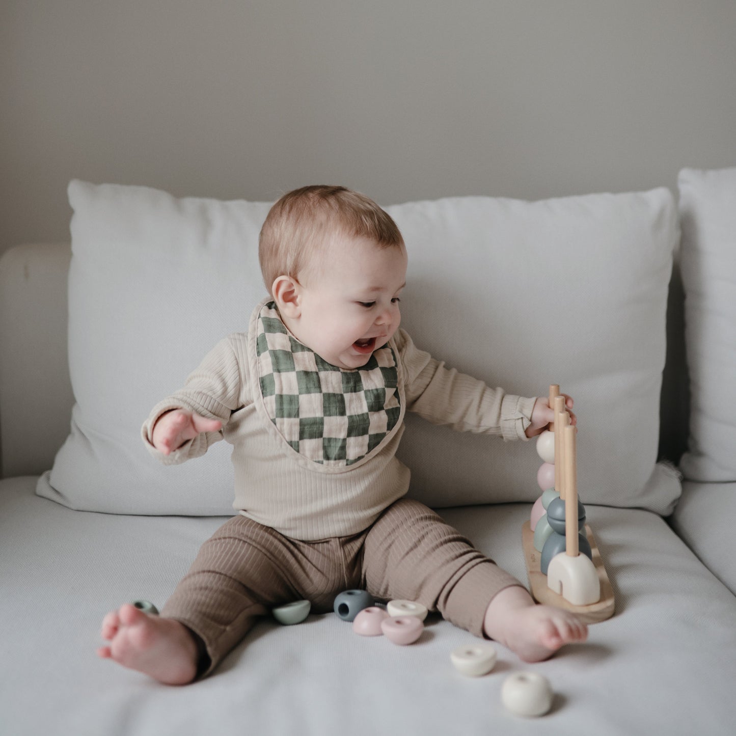 Mushie Organic Cotton Muslin Bib