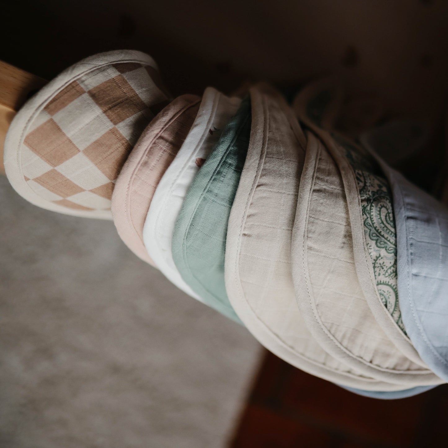 Mushie Organic Cotton Muslin Bib