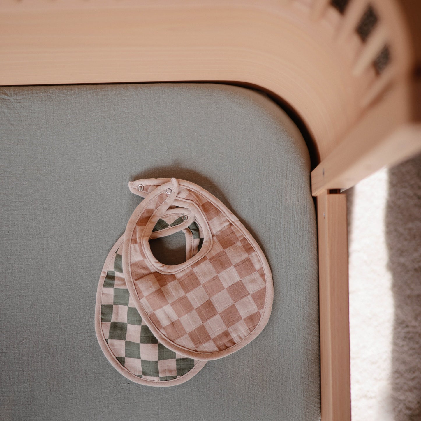 Mushie Organic Cotton Muslin Bib