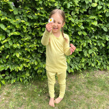 Load image into Gallery viewer, Silk &amp; Merino Thermal Base-layer Set - lemon
